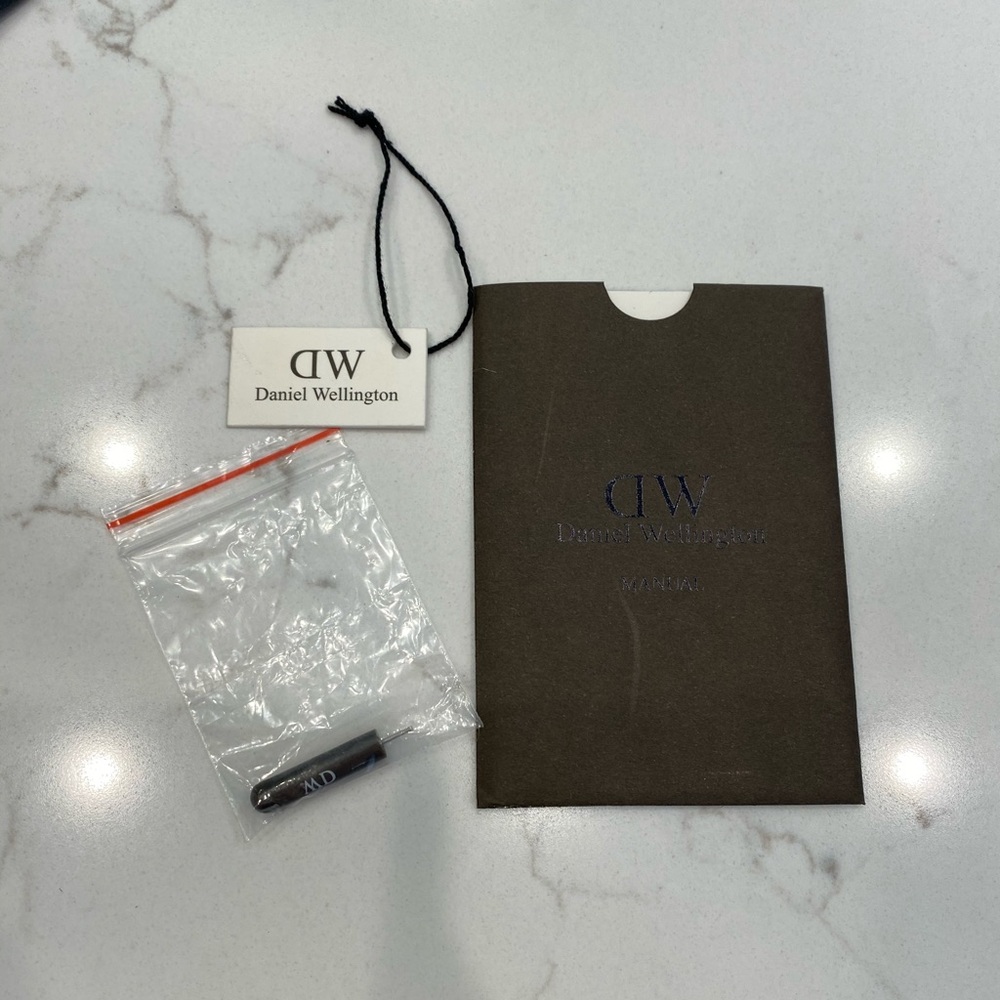 Daniel Wellington Watch - Picture 9 of 9